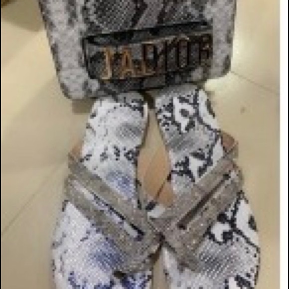 Slippers - Picture 6 of 7